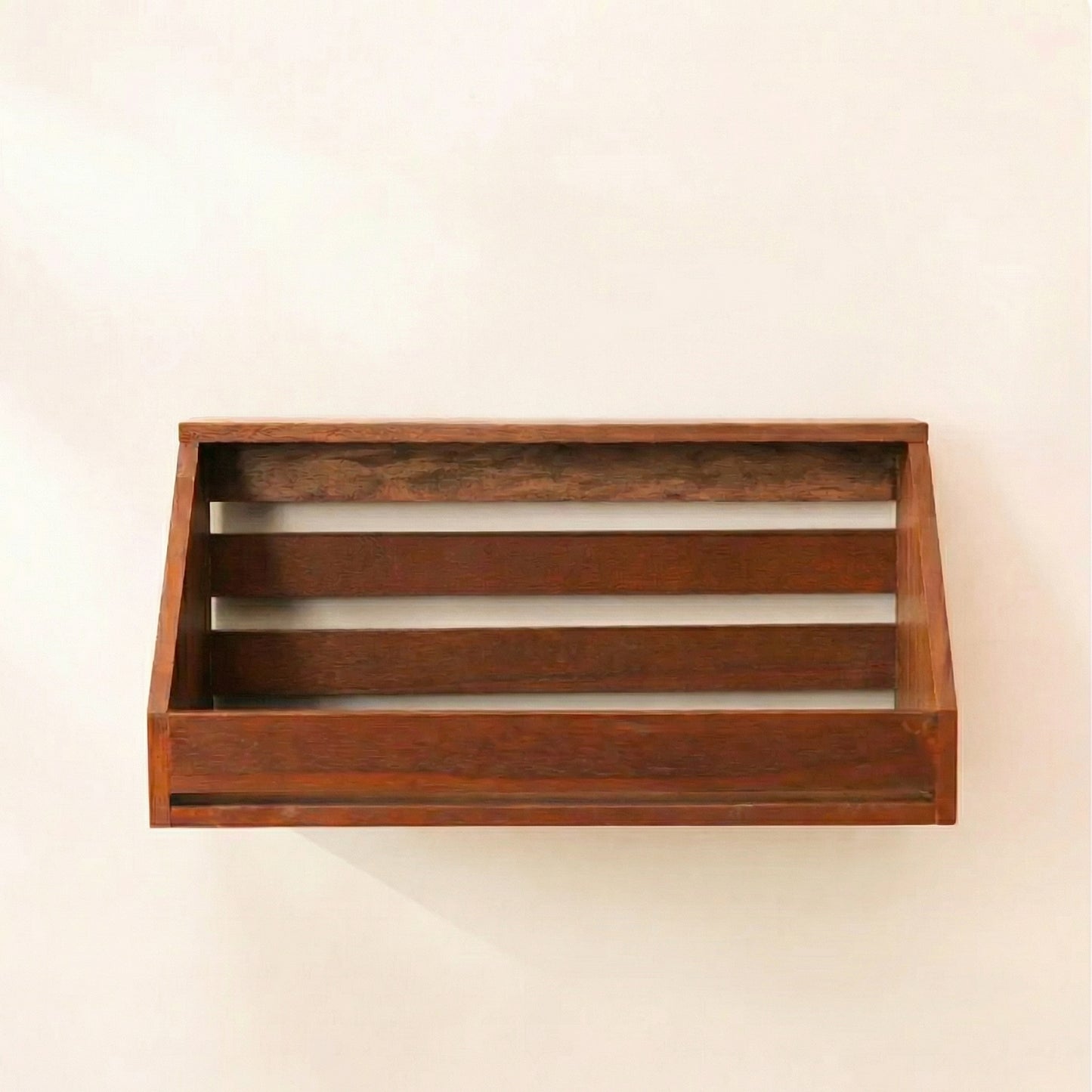 Montello Wall Hanger