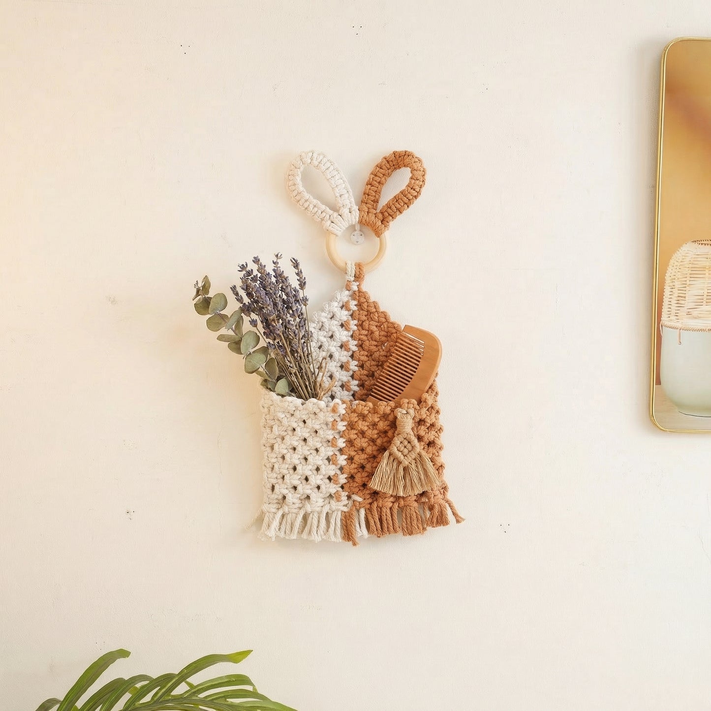 Tarina Wall Hanger