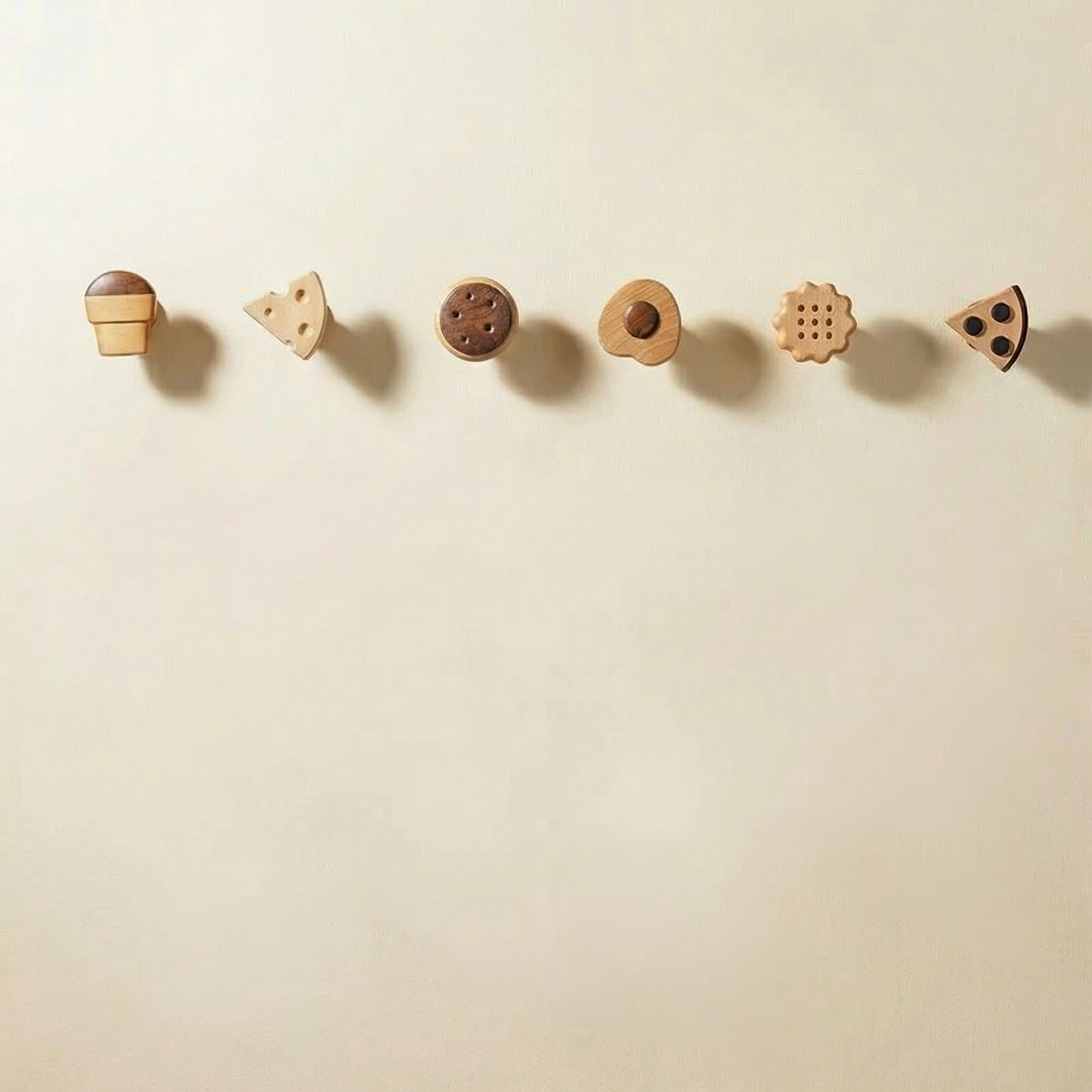 Theba Wall Hanger
