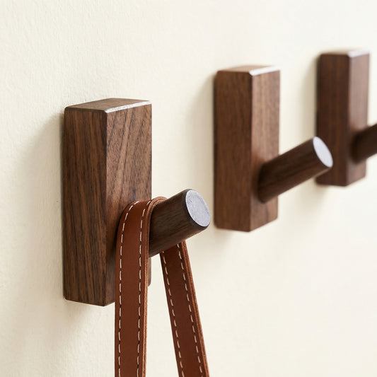 Mantee Wall Hanger
