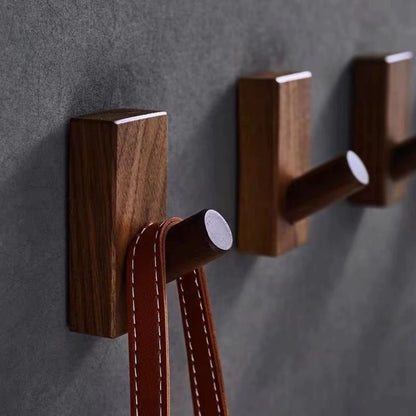Mantee Wall Hanger